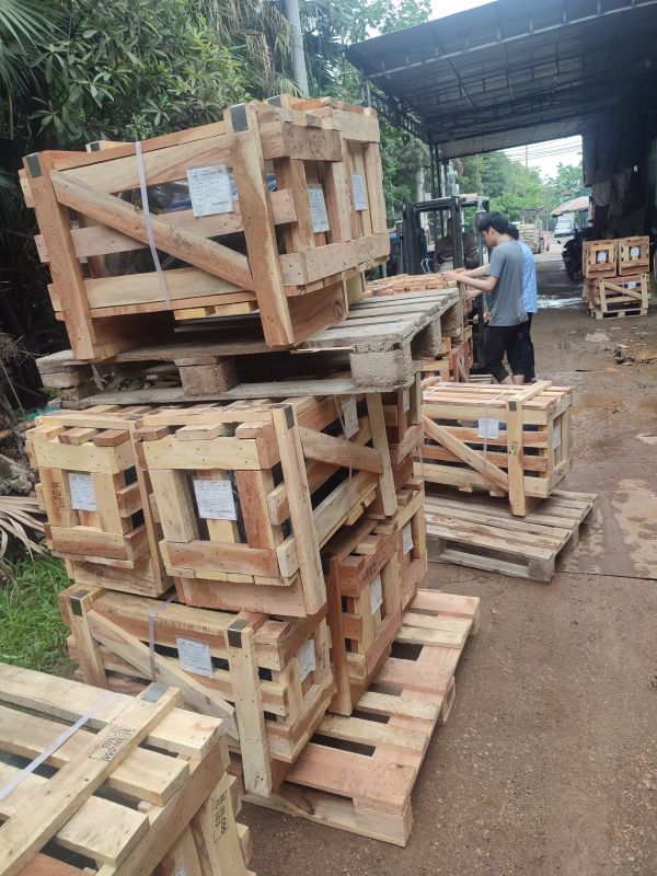 Máy bơm đài phun Lubi LHL164 – 1.5Kw 220V
